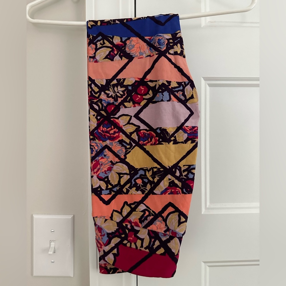 LuLaRoe Patterned Leggings